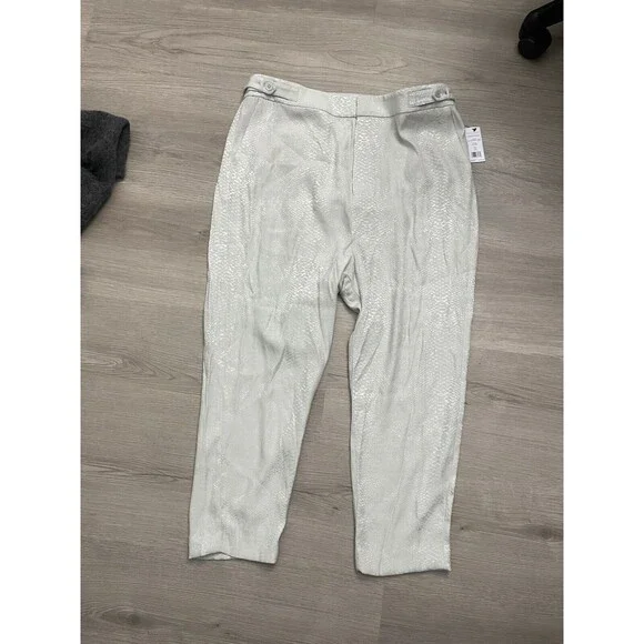 New NWT Women's Equipment Femme Charlyne Trouser Pants Silver Gray Size crop  12 - Picture 3 of 12